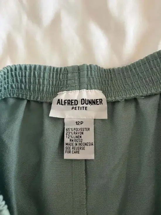 Alfred Dunner Petite Sage Green Elastic Waist Linen Blend Pull-On Pants - Picture 3 of 3